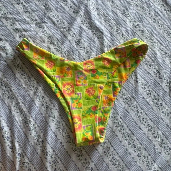 Kulani Kinis Yellow and Pink bikini - Picture 4 of 6